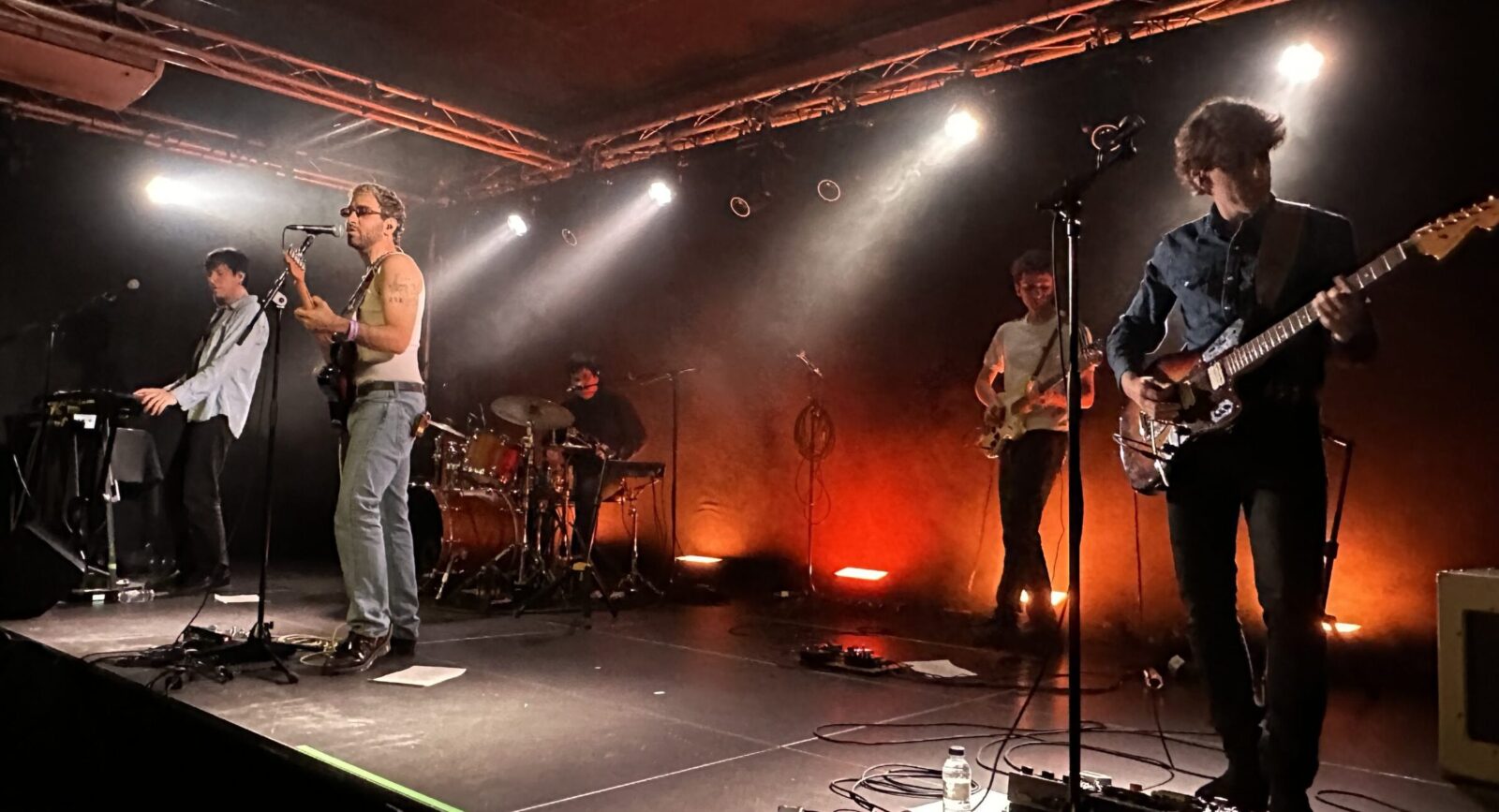 Texturas que liberan: Isla de Caras en Barcelona